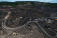 Ilustrasi aktivitas penambangan batubara di site KPC yang jadi penyumbang terbesar pendapatan DEWA. (Dok. madhani.co.id)